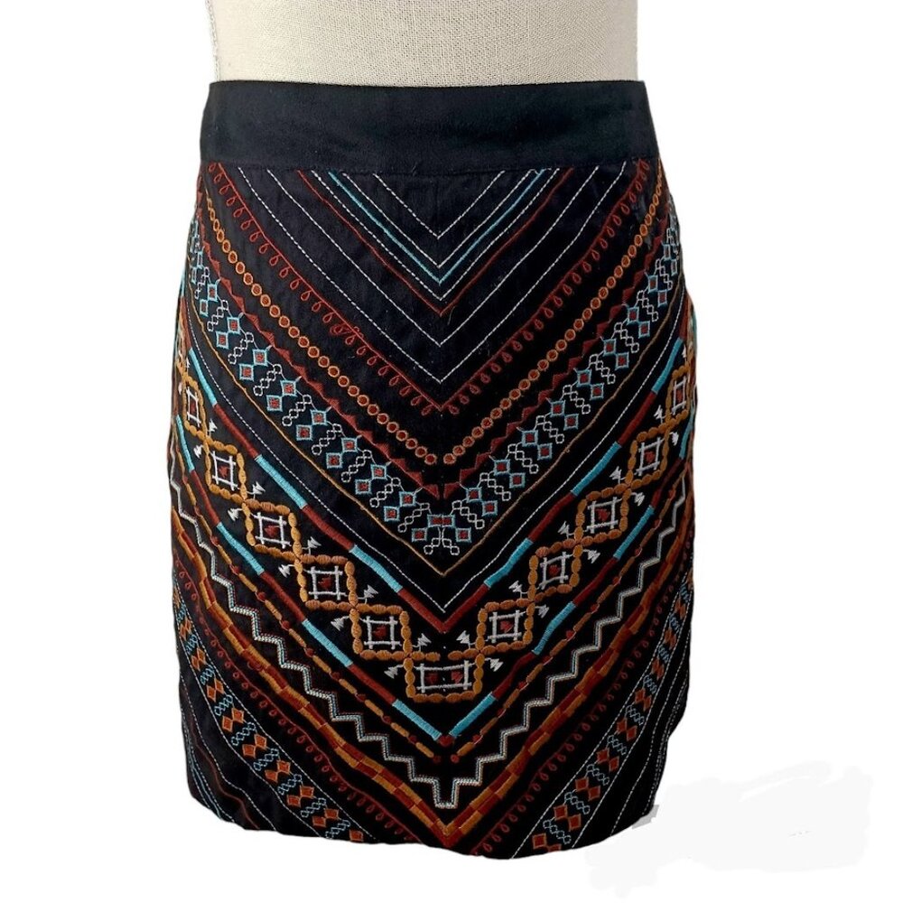 Andree By UNIT Aztec Mini Skirt Medium -Embroidered Accent Design -Zip Up Back